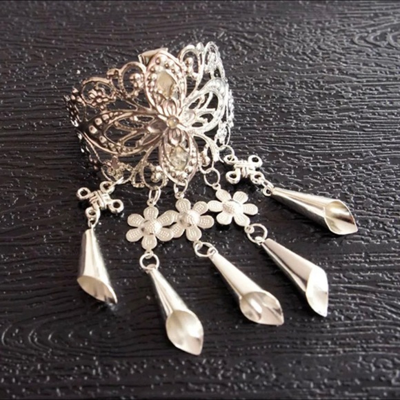 2X$30 FREE STYLE LOOK FOR CHIC HAIR STYLE LOVERS 🤍 - Picture 5 of 8